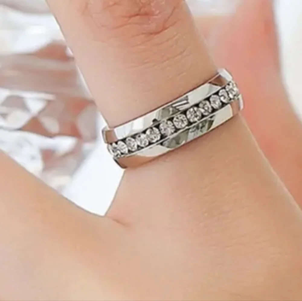 Titanium Band Ring w/clear CZ Channel Set All The Way Around Sz.10 NWT UNISEX
